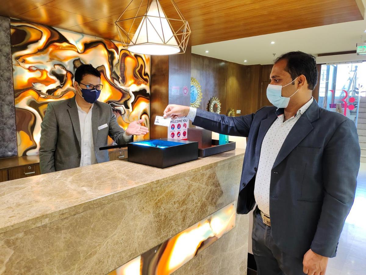 Regenta Central Noida, Sector 49 ภายนอก รูปภาพ